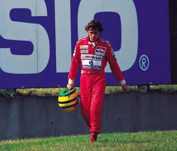 Senna e Prost colidiram na primeira curva, resultando na eliminação de ambos