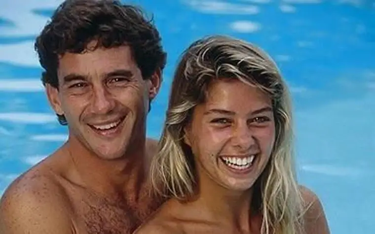 Senna estava em um relacionamento sério com Adriane Galisteu
